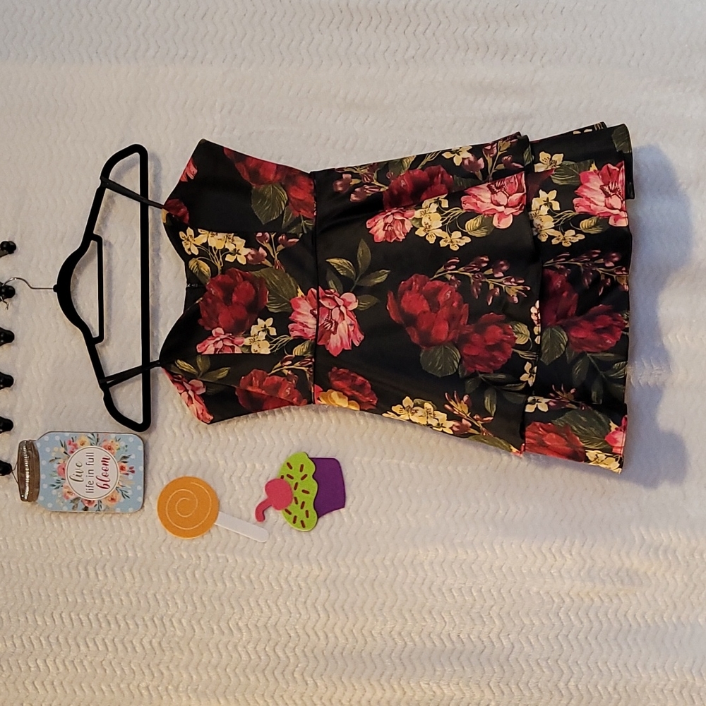 Flirty floral multi color dress, perfect for a spring or summer party,